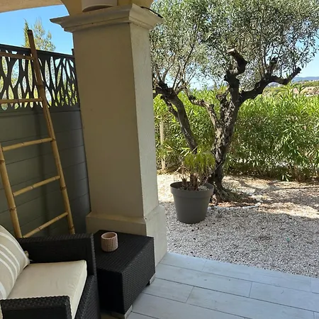 A Esterel Belahome Apartment